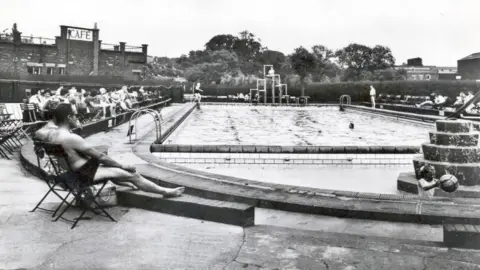 Courtesy John Morgan Otley lido - 1960