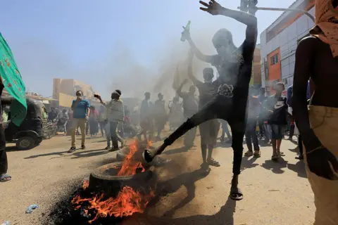 Mohamed Nureldin Abdallah / Reuters Protesters in Khartoum