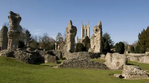 Richard Sowersby/BBC The ruins at Abbey Gardens