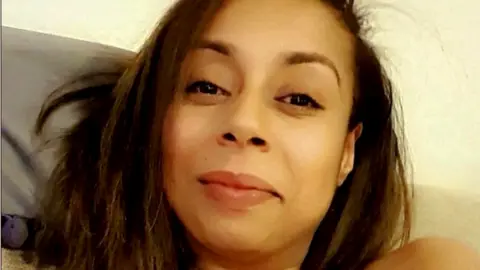 Yasmin Chkaifi Yasmin Chkaifi