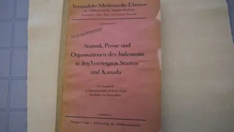 Library and Archives Canada Cover of a book owned by Adolf Hitler