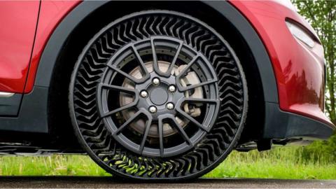 Could flat tyres soon be a thing of the past? - BBC News