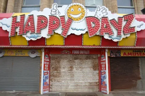 BBC Closed shop on Blackpool promenade