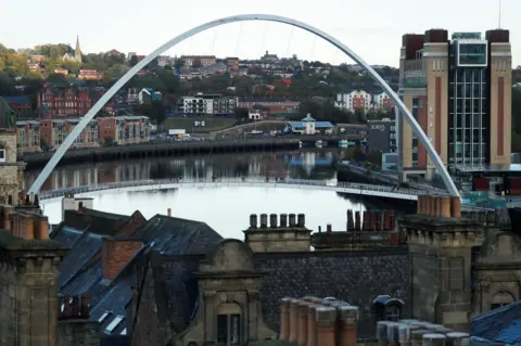 Reuters Gateshead Millennium Bridge