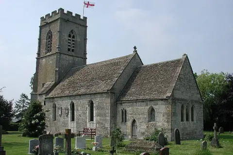 Geograph/Churchcrawler Margaret’s Church, Whaddon