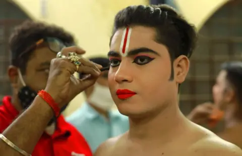 BBC Mithilesh Pandey getting ready for the performance.