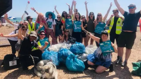 Pier To Pier Beach Clean Volunteers on Brighton beach