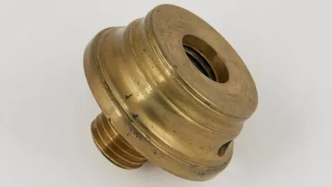 Science Museum Group Screw adapter chuck