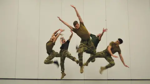 Rosie Kay Dance Company A rehearsal of 5 Soldiers