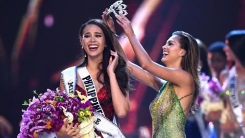 Pageant-mad Philippines celebrates Miss Universe win - BBC News