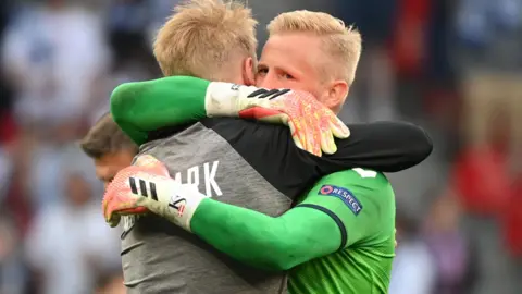 Kasper Schmeichel and Simon Kjaer