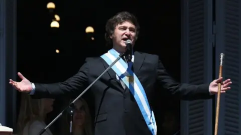 Reuters: Javier Milei da un discurso