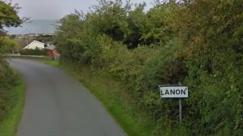 Google Llanon road sign