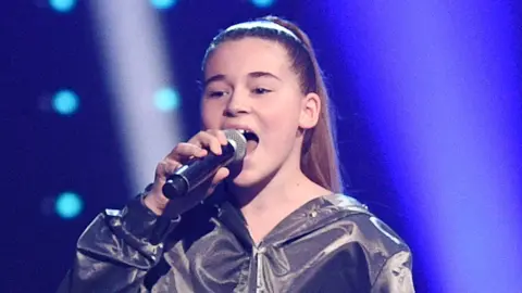 1tv.ru Mikella Abramova in The Voice Kids final