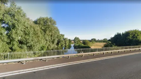 Google A34 bridge near Wytham