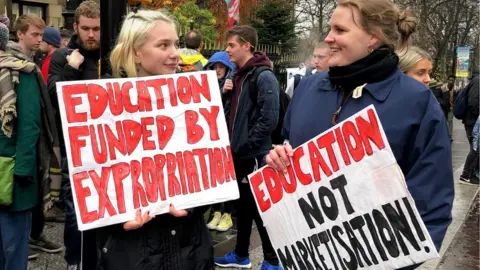 PA Media UCU members on strike