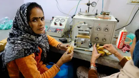 Getty Images Jewelry workshop in Jaipur, Rajasthan on March 02, 2017 in India. (Photo by Frédéri