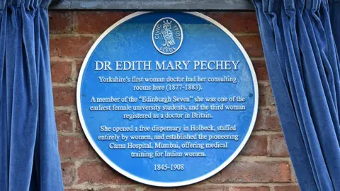 Leeds Civc Trust Leeds blue plaque