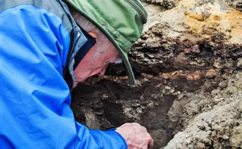 Robert DePalma Walter Alvarez