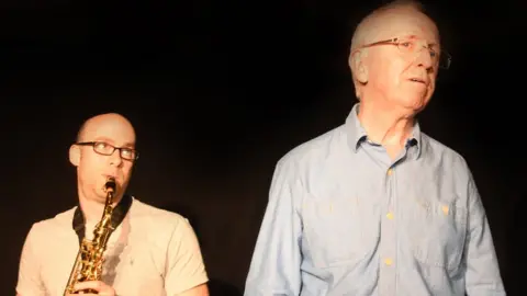 Patrick Sandford Photos of Patrick Sandford performing Groomed