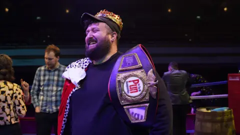 Crosscut Media/Larno Vasiliauskas Kevin Mud