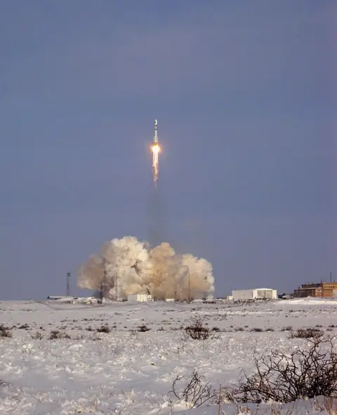 ESA A Russian Soyuz rocket carrying the Giove-A satellite blasts off in Baikonur, Kazakhstan on December 28, 2005