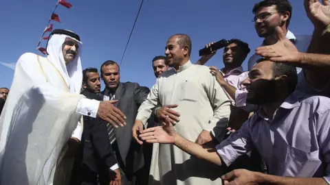 Getty Images Qatari Emir Sheikh Hamad bin Khalifa Al Thani visits Gaza (Oct 2012)