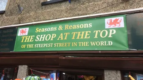 Banner celebrating the steepest street status