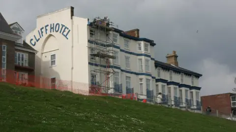 Bob Jones/Geograph Cliff Hotel