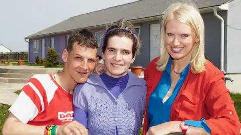 Anneka Rice Married orphans