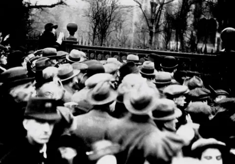 Getty Images Crowds outside Holloway Prison on morning Edith Thompson was executed