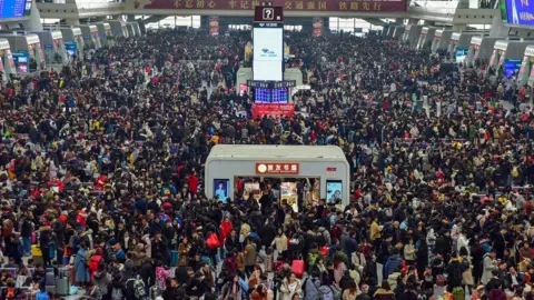 Reuters Crowded Chinese train station