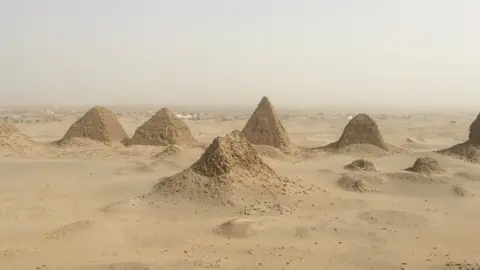 Nuri Archaeological Expedition/PearcePaulCreasma Pyramids