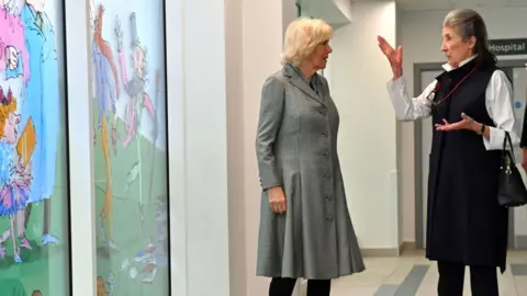 WPA Pool The duchess and Felicity Dahl