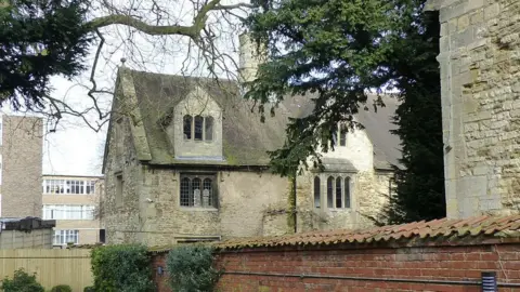 Alan Murray-Rust/Geograph King's School building