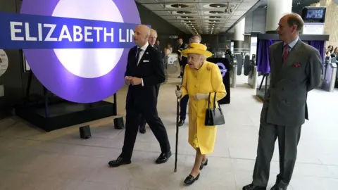 PA Media Queen Elizabeth II and the Earl of Wessex after unveiling a plaque to mark the official opening of the Elizabeth line at Paddington station