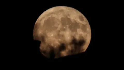 BBC/Weather Watchers Newton Longville supermoon