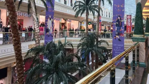 Geograph/Jonathan Hutchins Trafford Centre interior