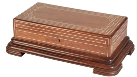 Duke's Auctioneers Sir Winston Churchill cigar box