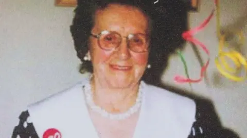 Family handout Elsie Devine