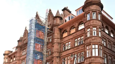 Geograph / Albert Bridge The George Best Hotel