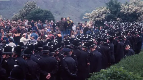 Police and miners at Orgreave coking plant