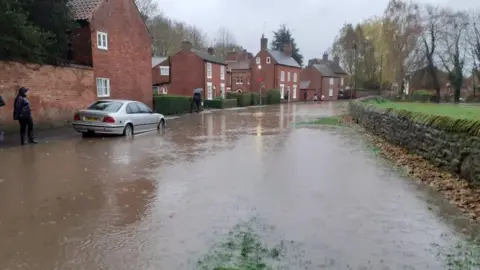 Weather Watcher Peckers Sutton Bonington