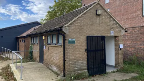 Jozef Hall/BBC toilets