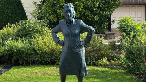 Statue of Henrietta Lacks