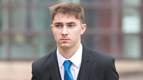 Student who chanted 'we hate blacks' admits racial charge - BBC News