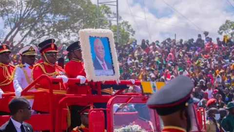 Vehicle carrying the president's hearse