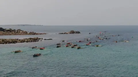 BBC A photo of the race