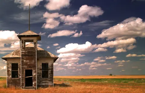 Robert Cassway An abandoned building in Fresno.