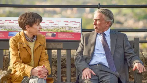 Tiff Sally Hawkins and Steve Coogan in The Lost King